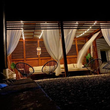 Skriveni Raj Guest House กอร์นีย์มิลาโนวัซ ภายนอก รูปภาพ