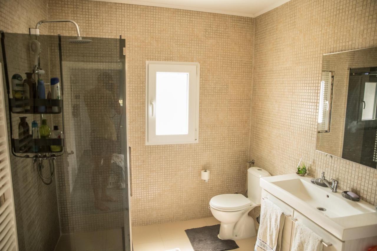 Skriveni Raj Guest House กอร์นีย์มิลาโนวัซ ภายนอก รูปภาพ