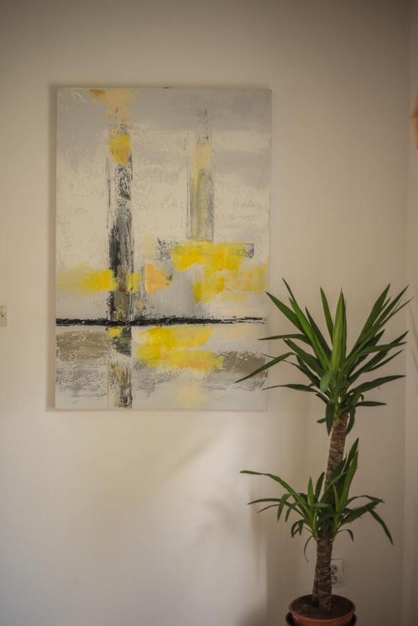 Skriveni Raj Guest House กอร์นีย์มิลาโนวัซ ภายนอก รูปภาพ