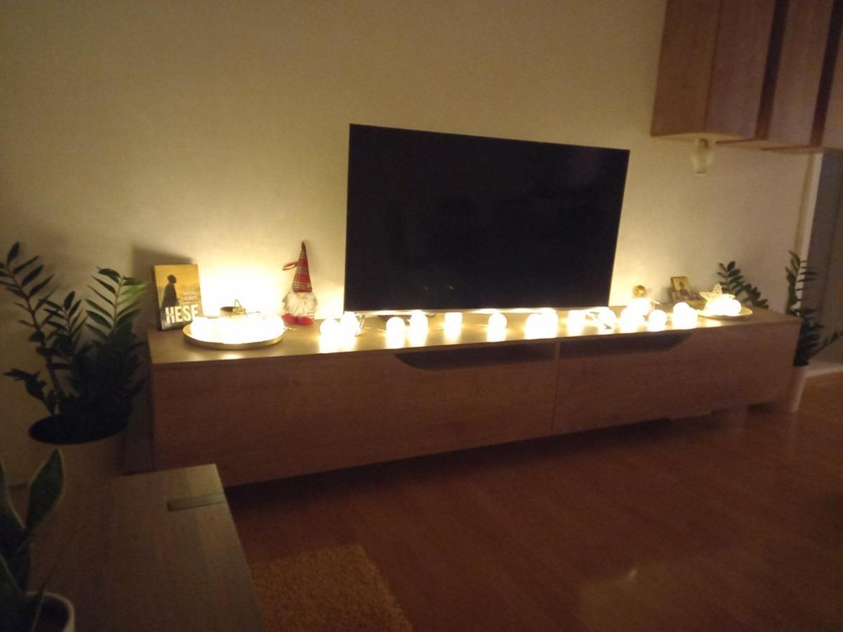 Skriveni Raj Guest House กอร์นีย์มิลาโนวัซ ภายนอก รูปภาพ